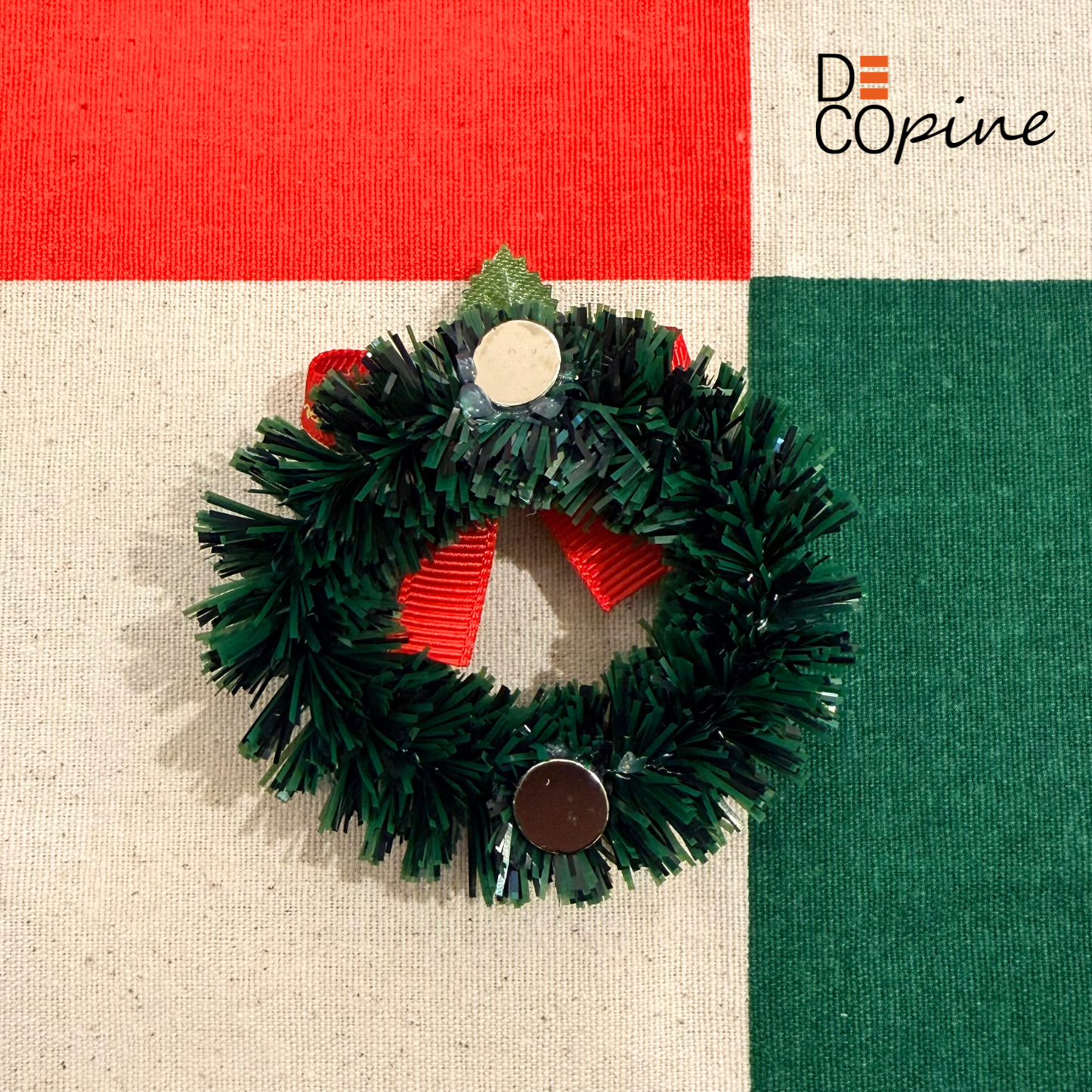 đMagnet Couronne de NoĂ«l avec NĆud Rouge â DĂ©coration Festive (7 cm)