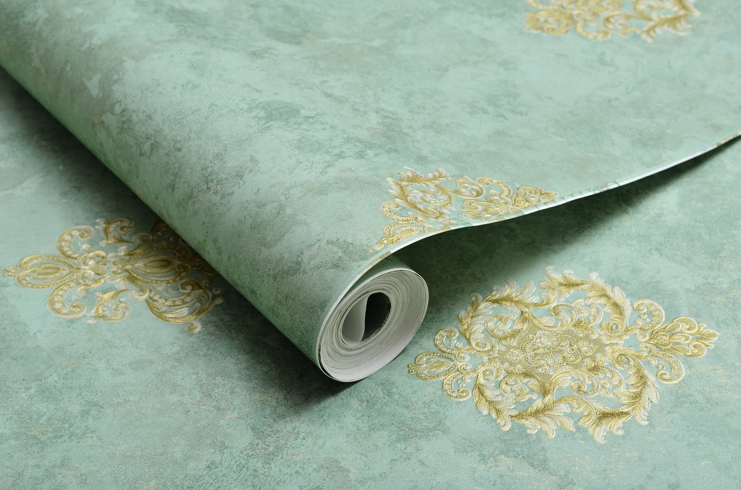 Decopine Papier Peint Intissé Imperium Luxe – Médaillon Doré sur Vert Sauge – 0,53 x 10m – Sans Colle