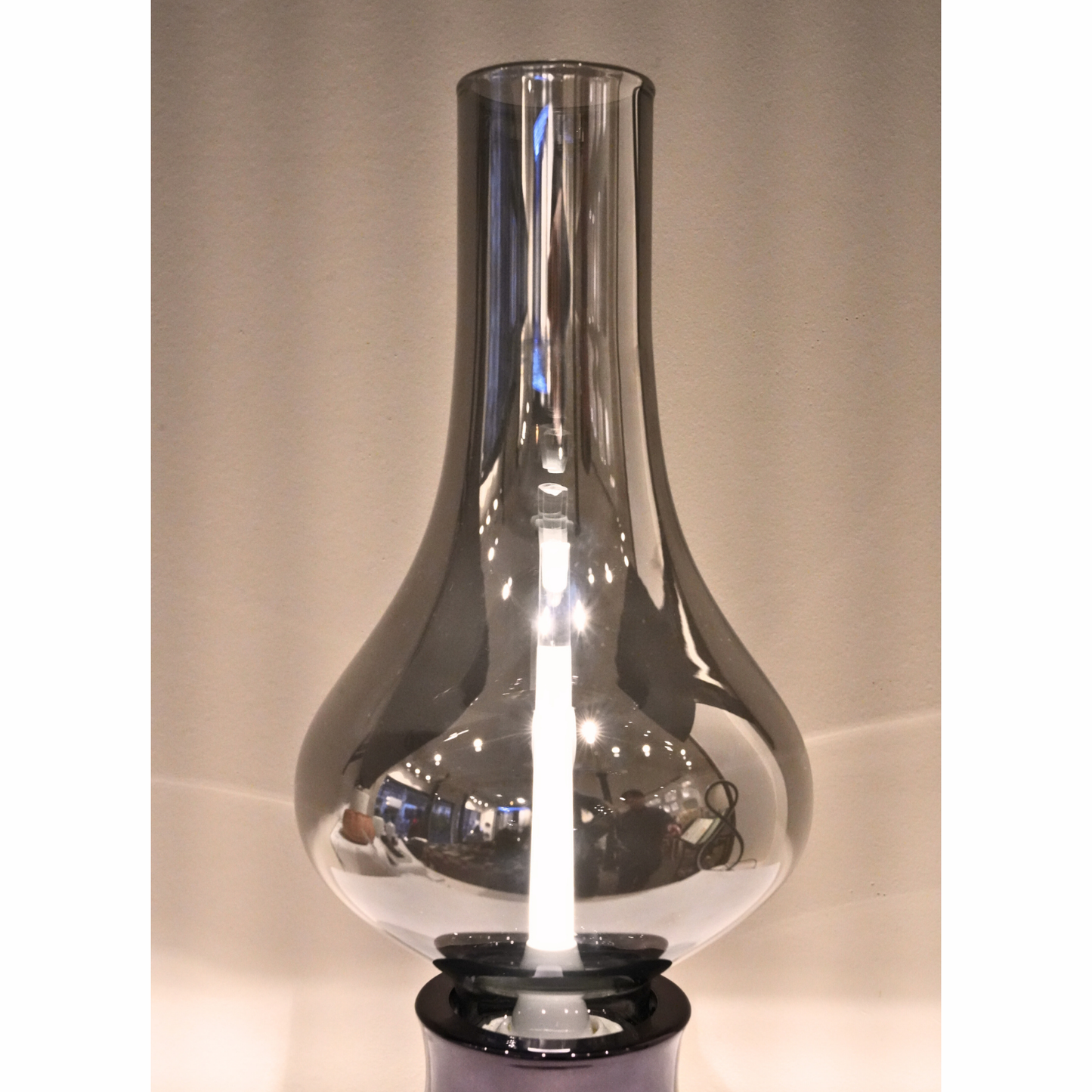 Lampe à poser LED en verre fumé – intensité réglable