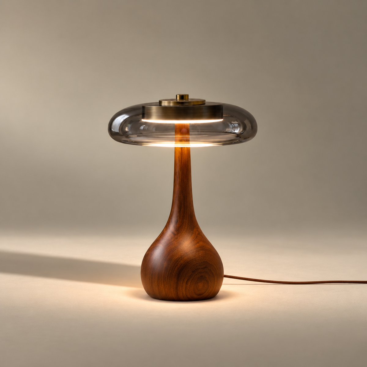 Lampe de Table Haute en Frêne & Verre Fumé Gris – ÉLOISE02 – Decopine