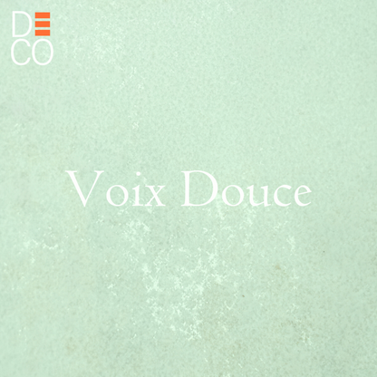 Decopine Papier Peint Intissé Voix Douce – Vert Brume Légère – 0,53 x 10 m – Sans Colle