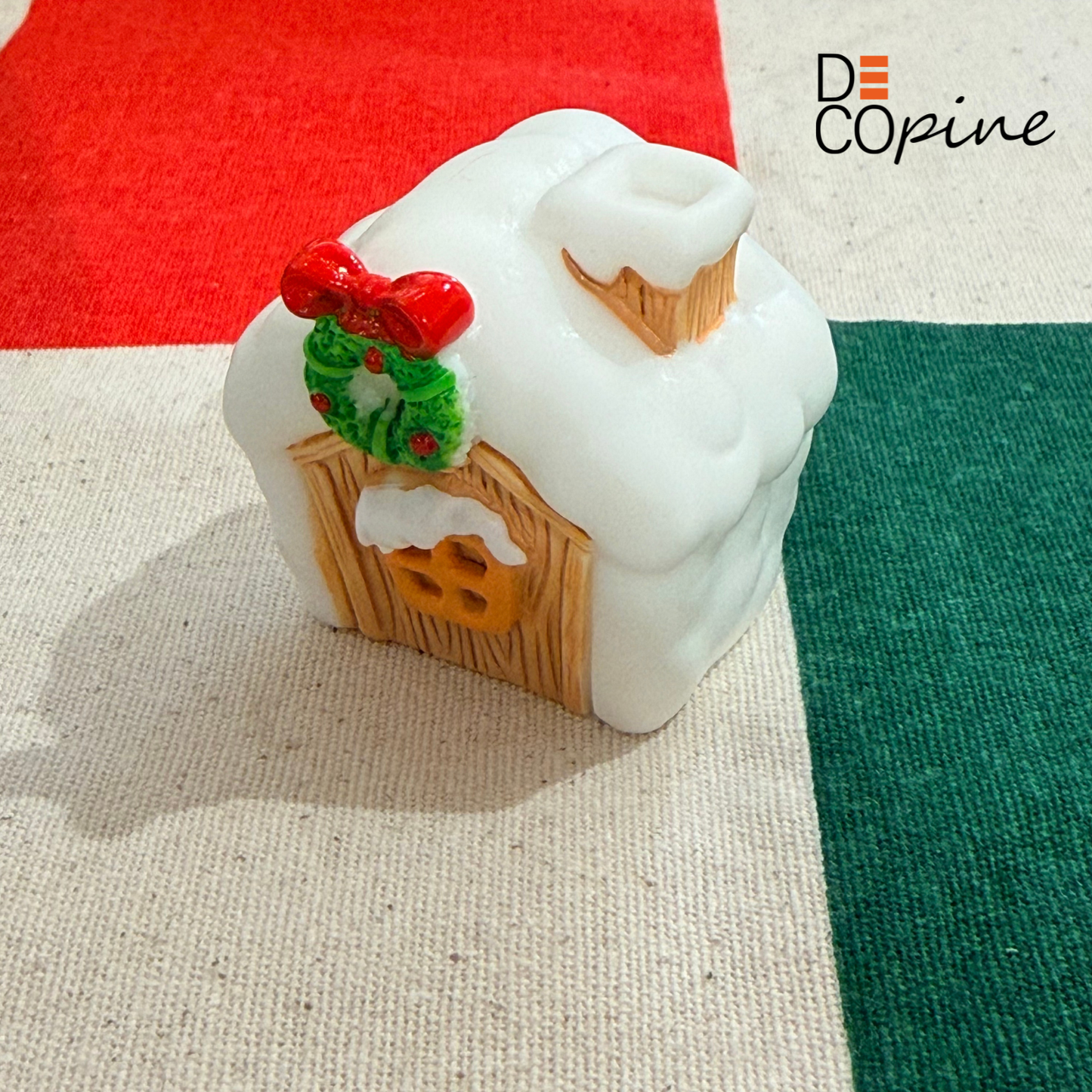 🎄Magnet Maison de Noël avec Couronne – Décoration Festive (4 cm)