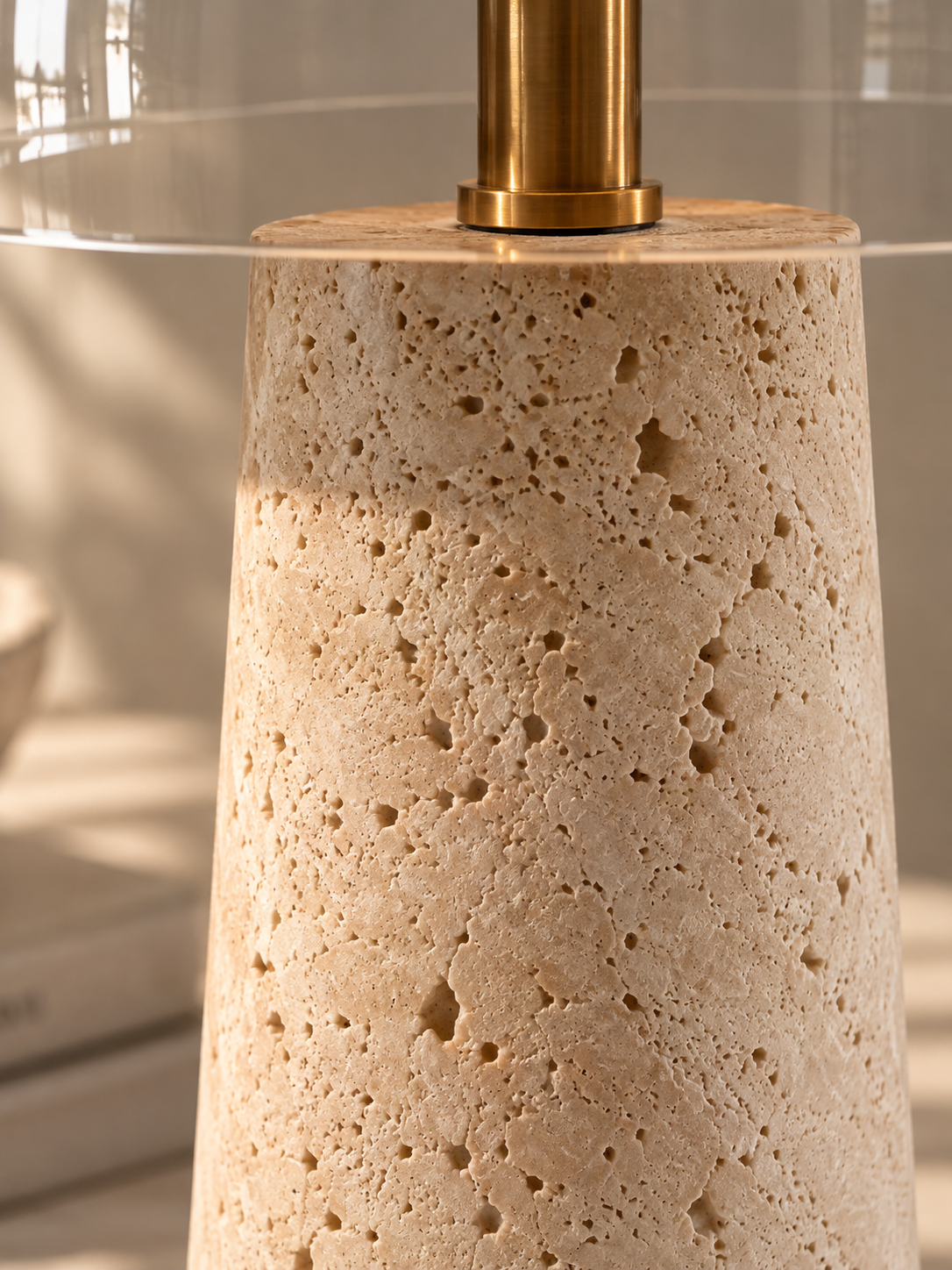 Lampe à Poser SOLÈNE – Travertin & Verre Transparent