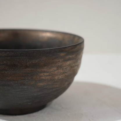 Bol en céramique artisanale noir aux reflets dorés – Ø13,5 cm | Decopine