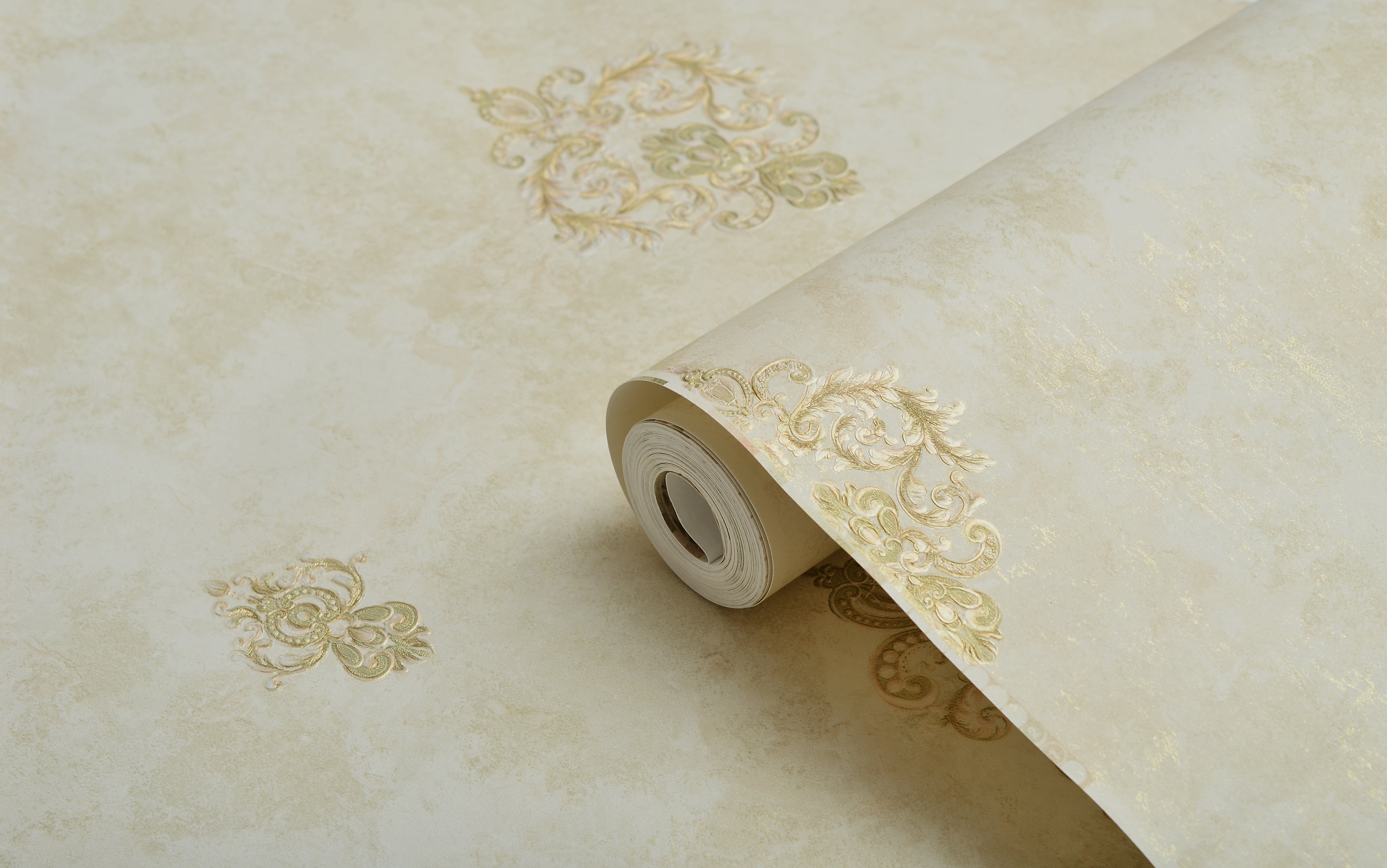 Decopine Imperium Luxe Vliestapete – Goldmedaillon auf Salbeigrün – 0,53 x 10 m – Ohne Kleber