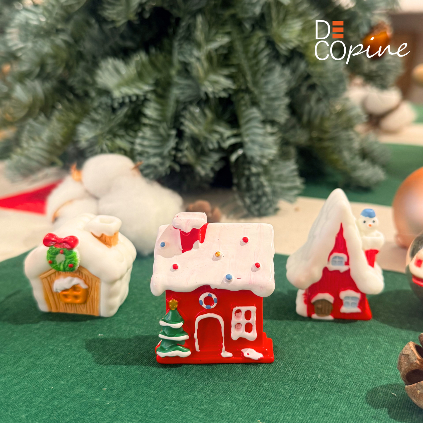 🎄Magnet Maison de Noël avec Couronne – Décoration Festive (4 cm)