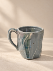 Mug artisanal en céramique bleu gris nuancé – 275 ml