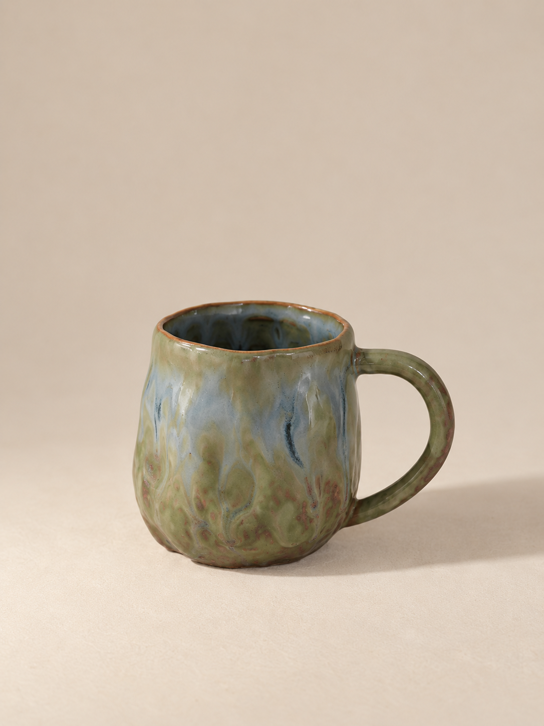 Tasse à espresso artisanale en céramique vert sauge nuancé – 90 ml