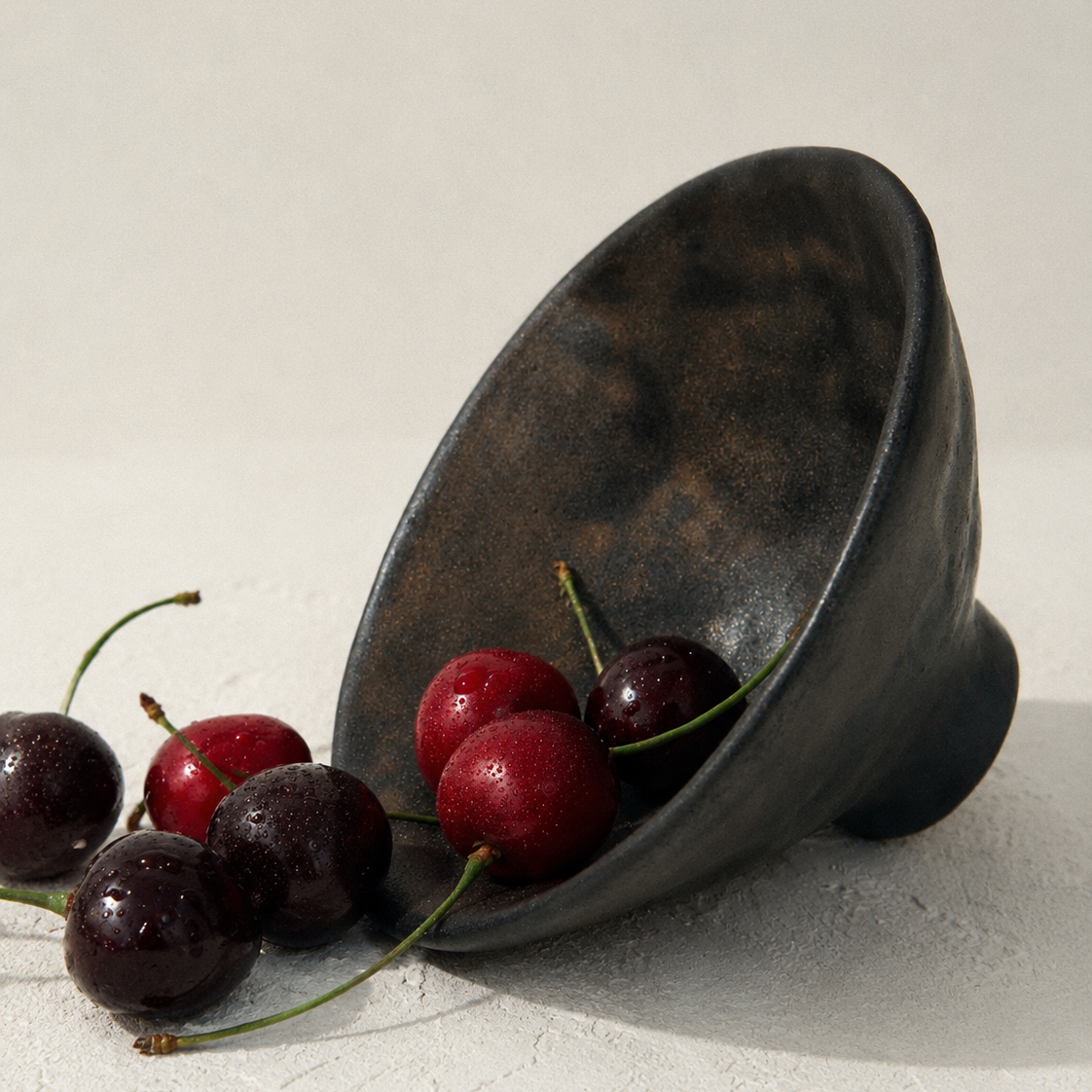 Bol sur pied en grès effet bronze – Ø 12,5 cm