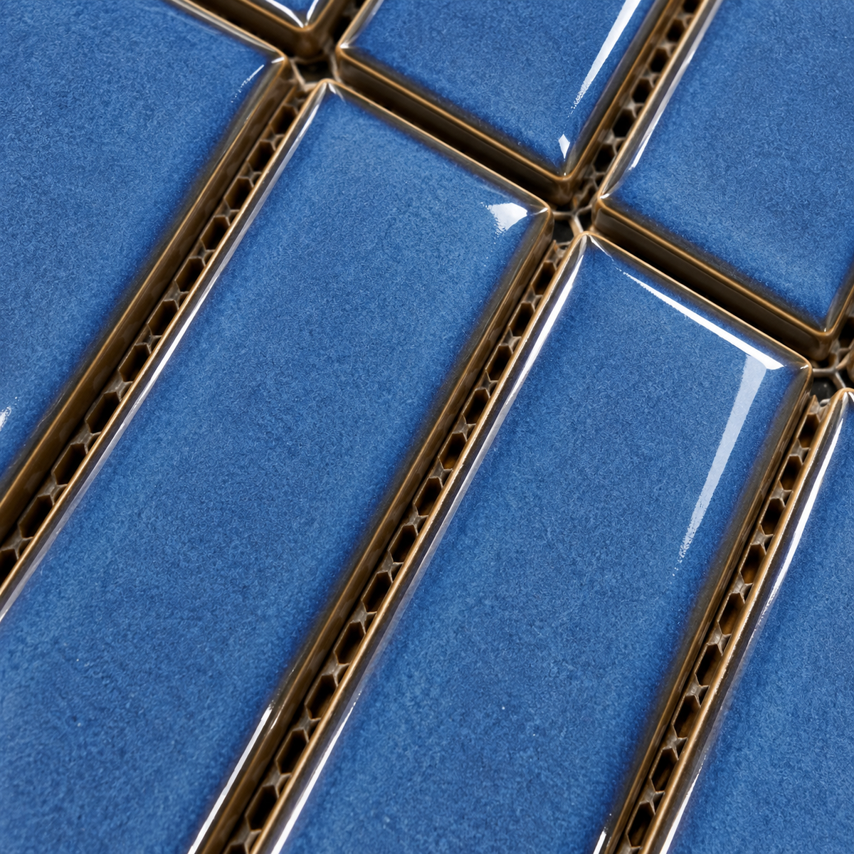 Mosaïque en Céramique Émaillée – Bleu Cobalt – 28,4 × 29,6 cm