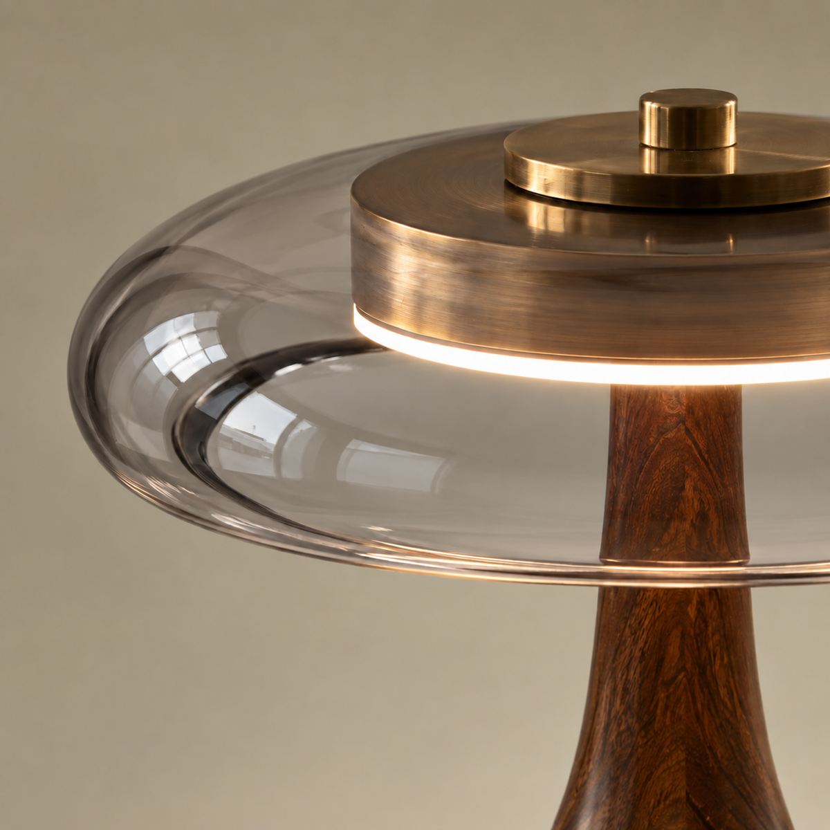 Lampe de Table Haute en Frêne & Verre Fumé Gris – ÉLOISE02 – Decopine