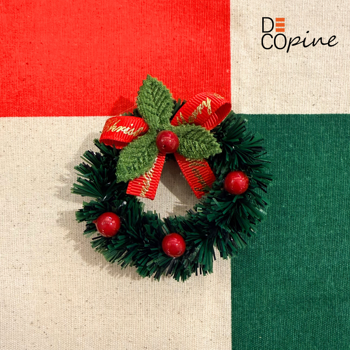 🎄Magnet Couronne de Noël avec Nœud Rouge – Décoration Festive (7 cm)