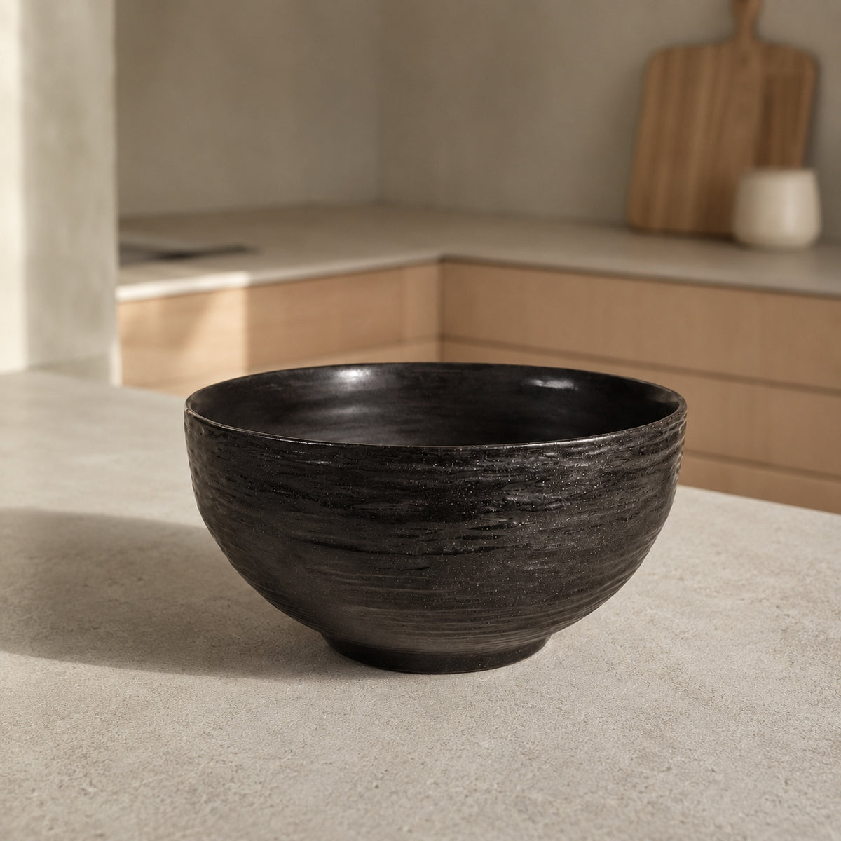 Handcrafted ceramic bowl, shaded black with ink effect – Ø20 cm