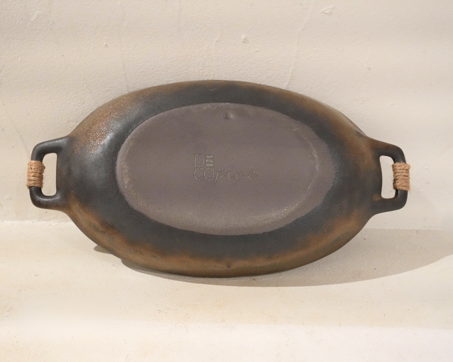 Plateau Ovale en Grès Noir (27,5 × 15 × 4,5 cm)